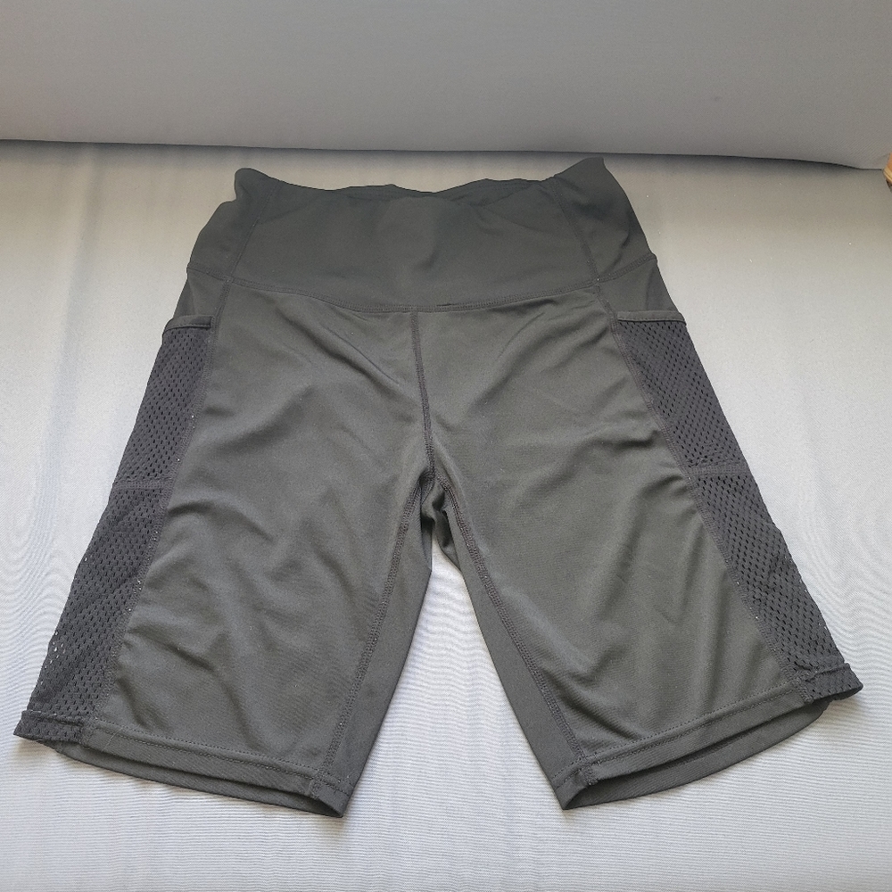 Shorts - Picture 2 of 3